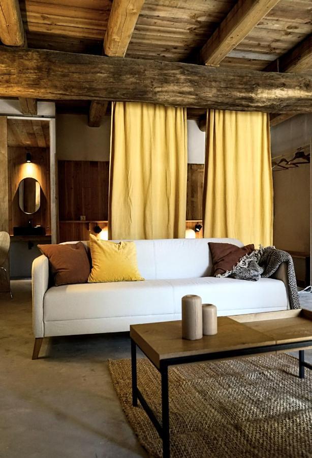 Can Tat, Loft In A Old Coach House Sant Jordi Desvalls Exterior foto