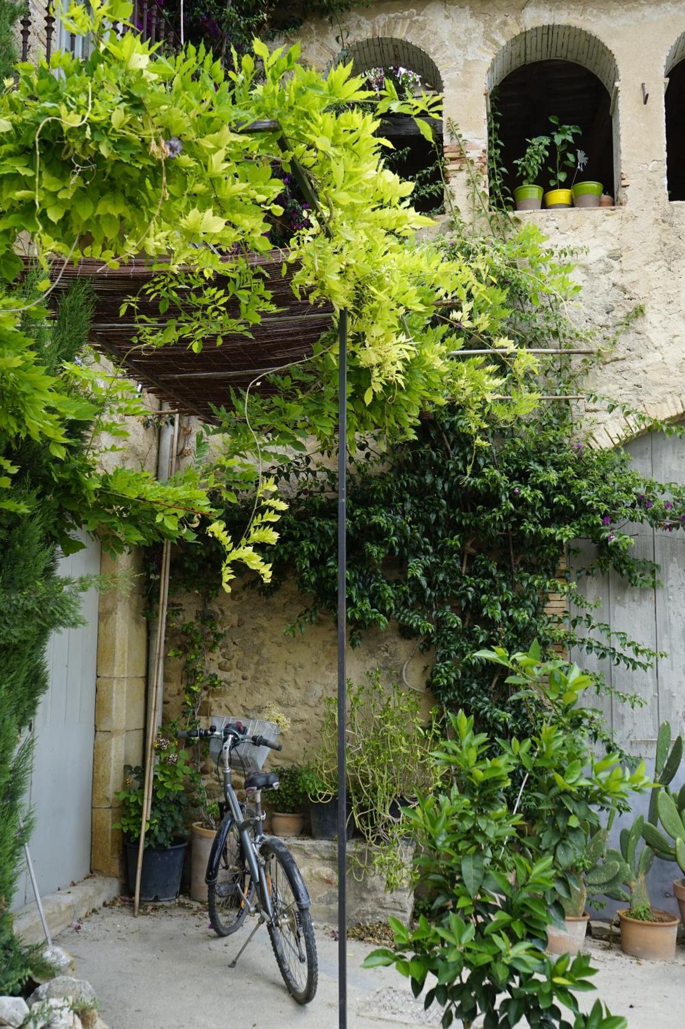 Can Tat, Loft In A Old Coach House Sant Jordi Desvalls Exterior foto