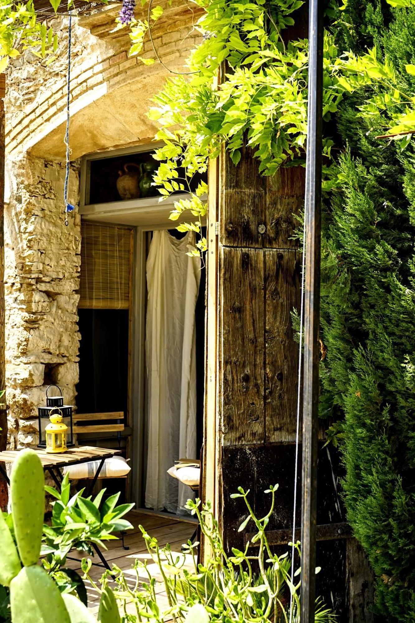 Can Tat, Loft In A Old Coach House Sant Jordi Desvalls Exterior foto